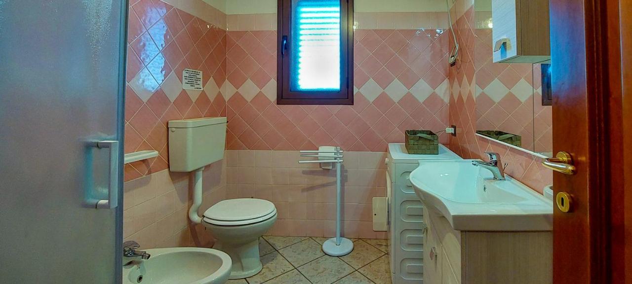 Appartamento Sette Posti Vicino Al Centro Di San Teodoro San Teodoro  Bagian luar foto